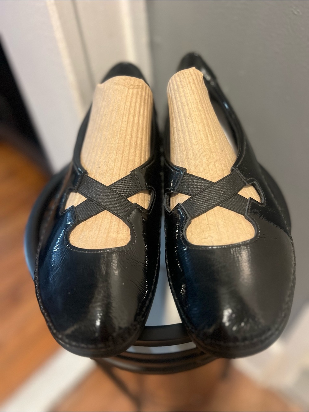 Women’s Black Patent Ballet Flats with Cross-Strap